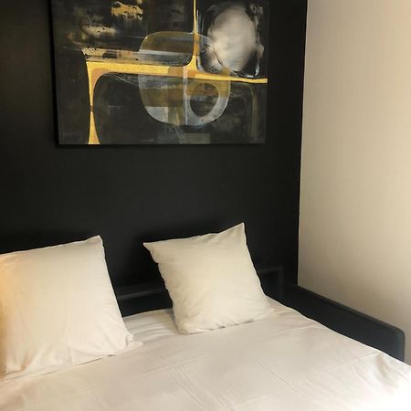 Une Chambre A Neuilly Guest House Exterior photo