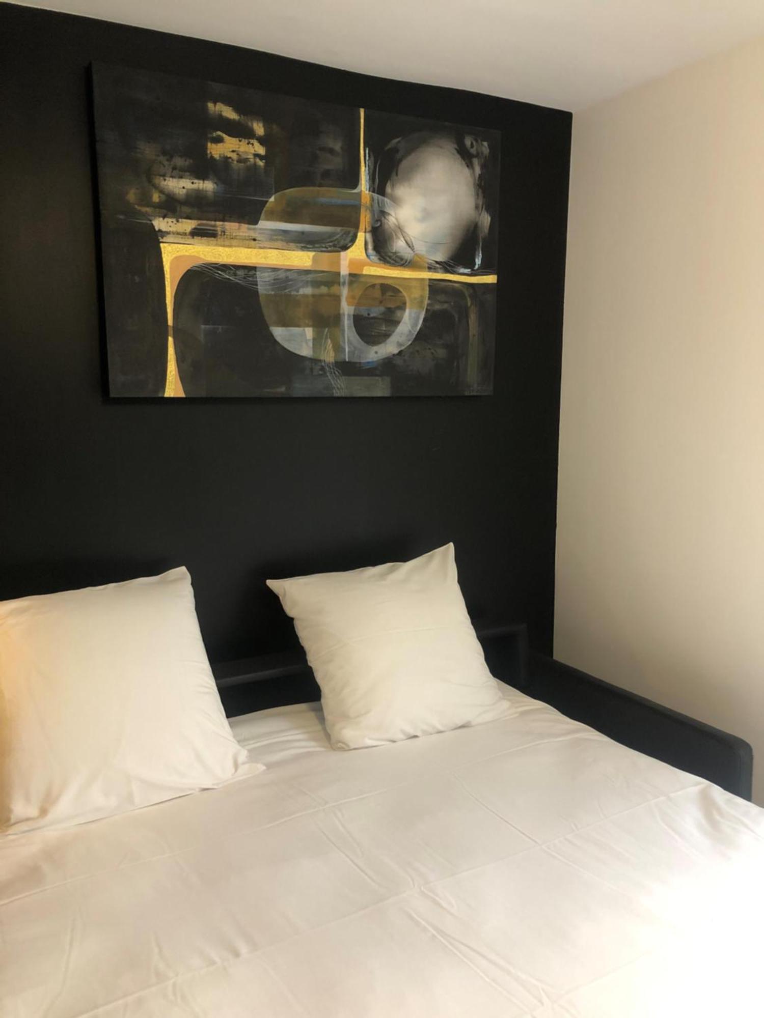Une Chambre A Neuilly Guest House Exterior photo