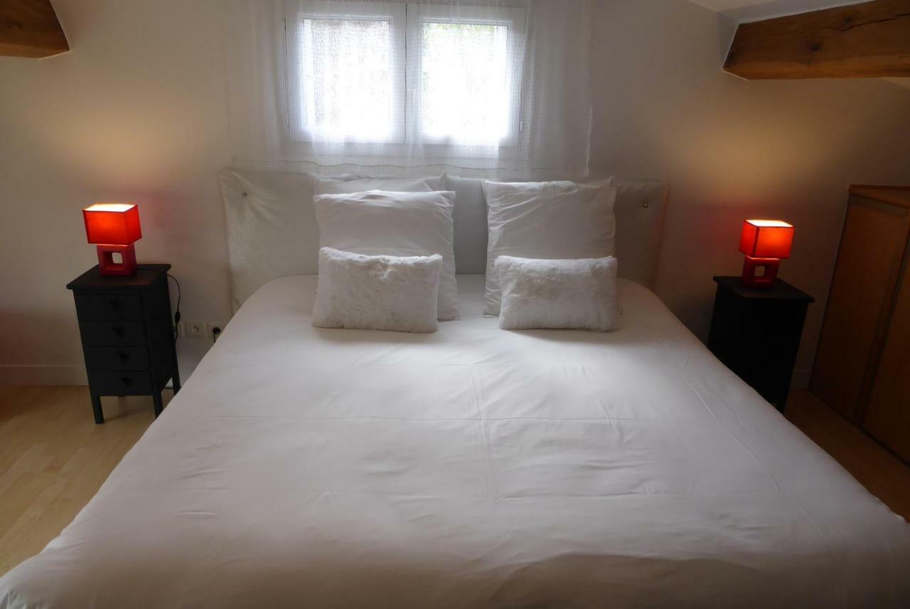 Une Chambre A Neuilly Guest House Exterior photo